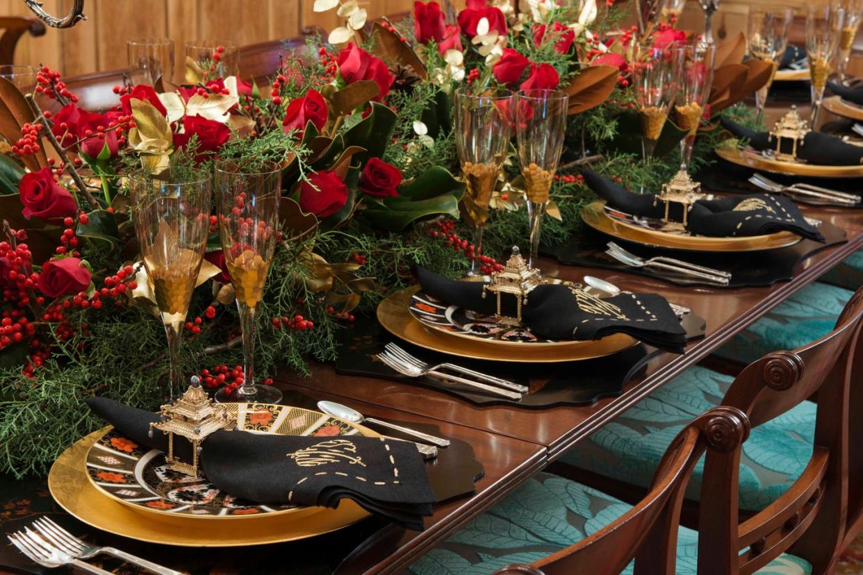 Unforgettable Christmas Gift: Bourbon-Themed Christmas Dinner Decor for Your Daughter